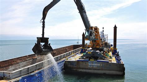 mechanical dredging equipment